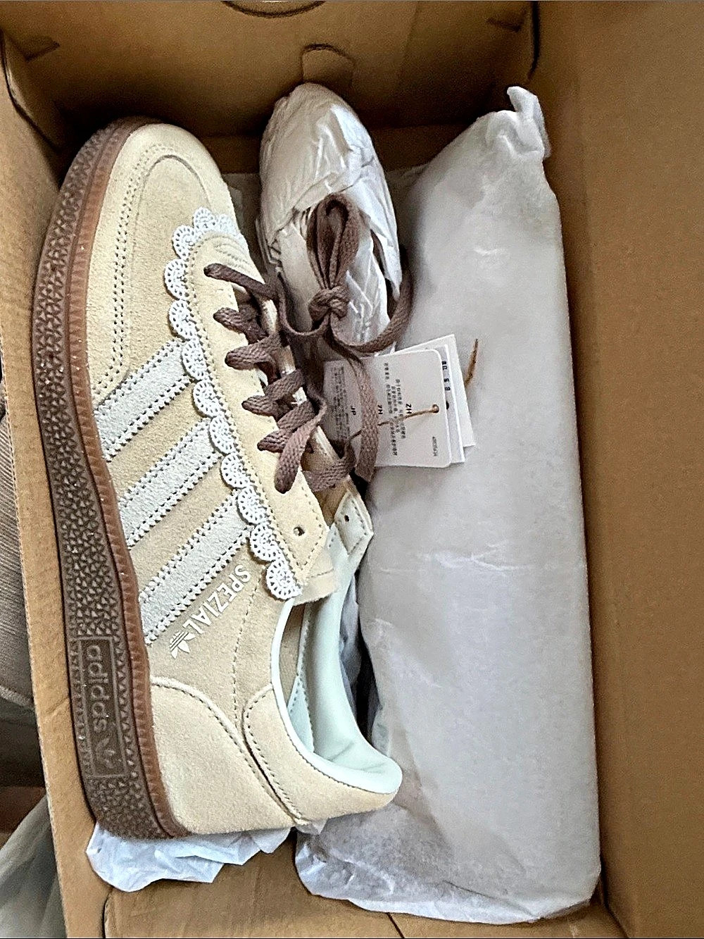 adidas Spezial Sneakers Cream 8 NWT